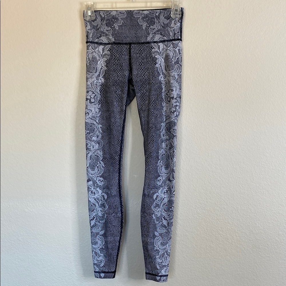 Lululemon speed wunder nulux tights women’s 4 Black and Gray lace floral